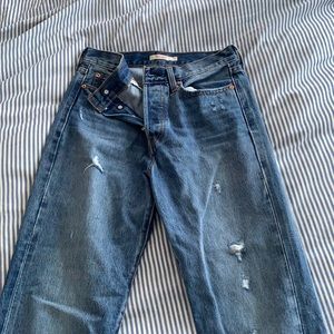 Levi Wedgie straight jeans